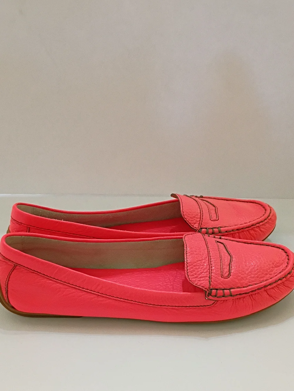KATE SPADE Pebble Leather Pink Melon Colored Tumbled Loafers Size 10M